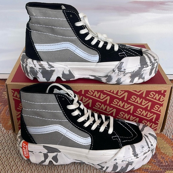Vans Shoes - Vans WMNS Sk8-Hi Tapered
Moon Rocks Black/Reflective 
VN0A7Q5TBRF
Sneakers